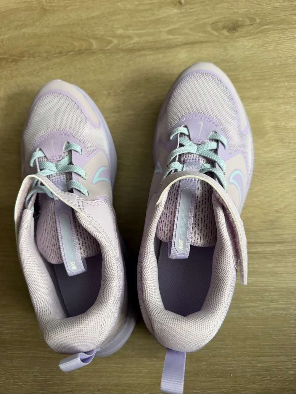 Nike Girls Cosmic Runner  Purple Sneakers New SZ 3